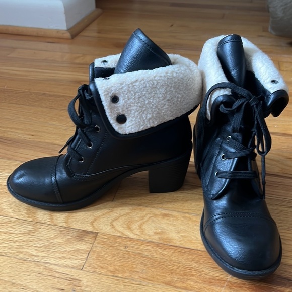 Wild Diva Shoes - Wild Diva Black Lace-Up Combat Boots - 7.5 Women’s